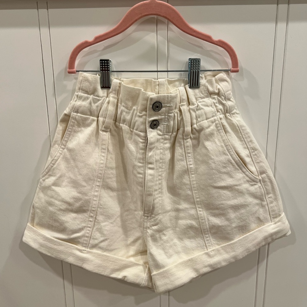 Abercrombie & Fitch High-Waisted Cream Shorts